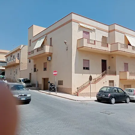 Di Calogero Cappello Apartment *